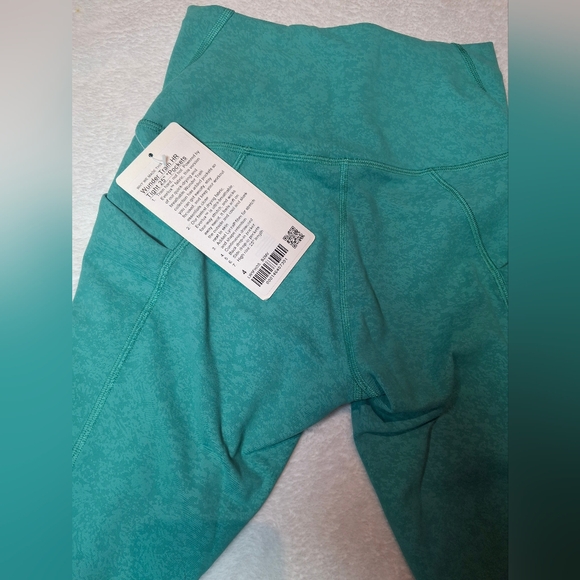 lululemon athletica Kids Teal Leggings - Picture 2 of 7